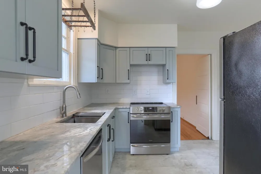 229 COCOA AVENUE Hershey, PA 17033