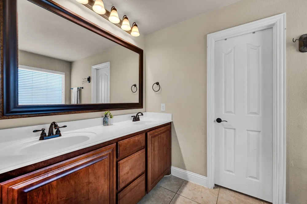 918 Newcastle Drive Midlothian, TX 76065