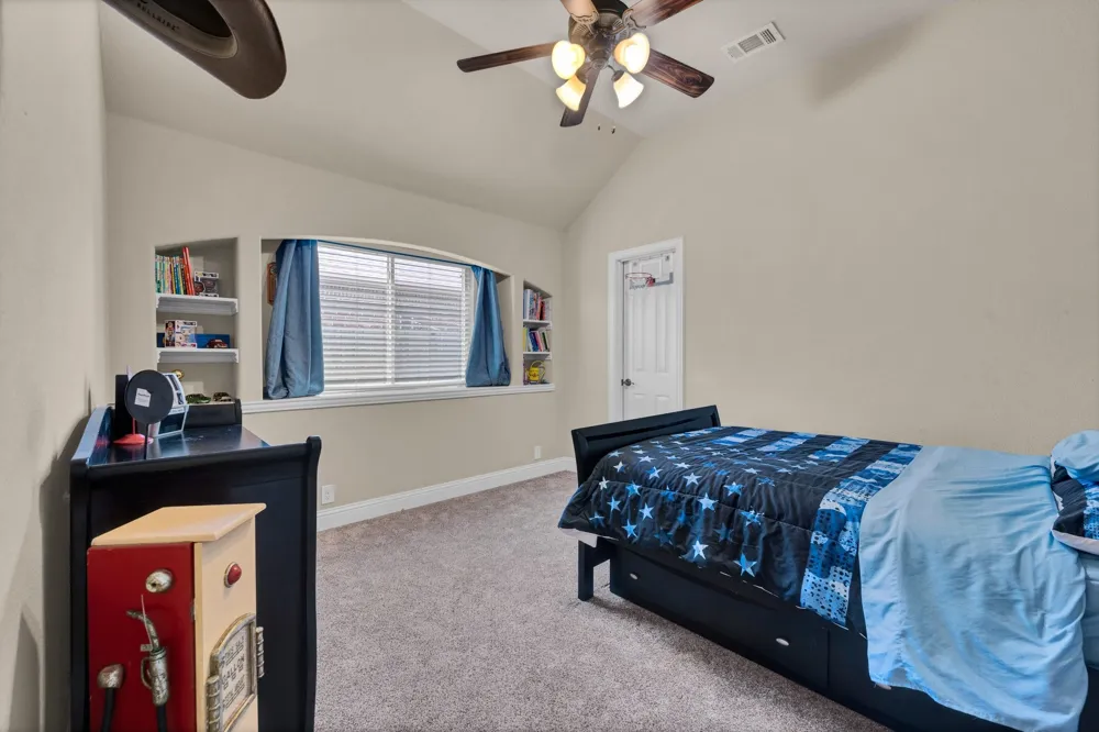 918 Newcastle Drive Midlothian, TX 76065