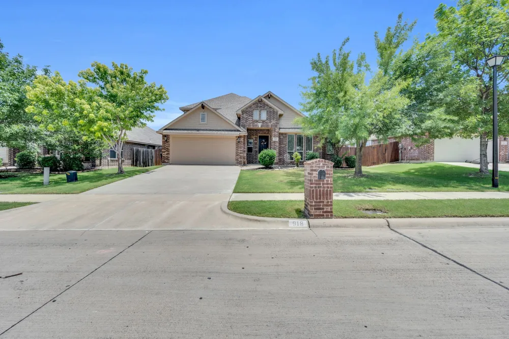 918 Newcastle Drive Midlothian, TX 76065