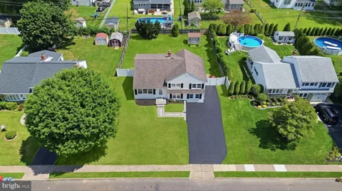 993 RIVIERA ROAD
