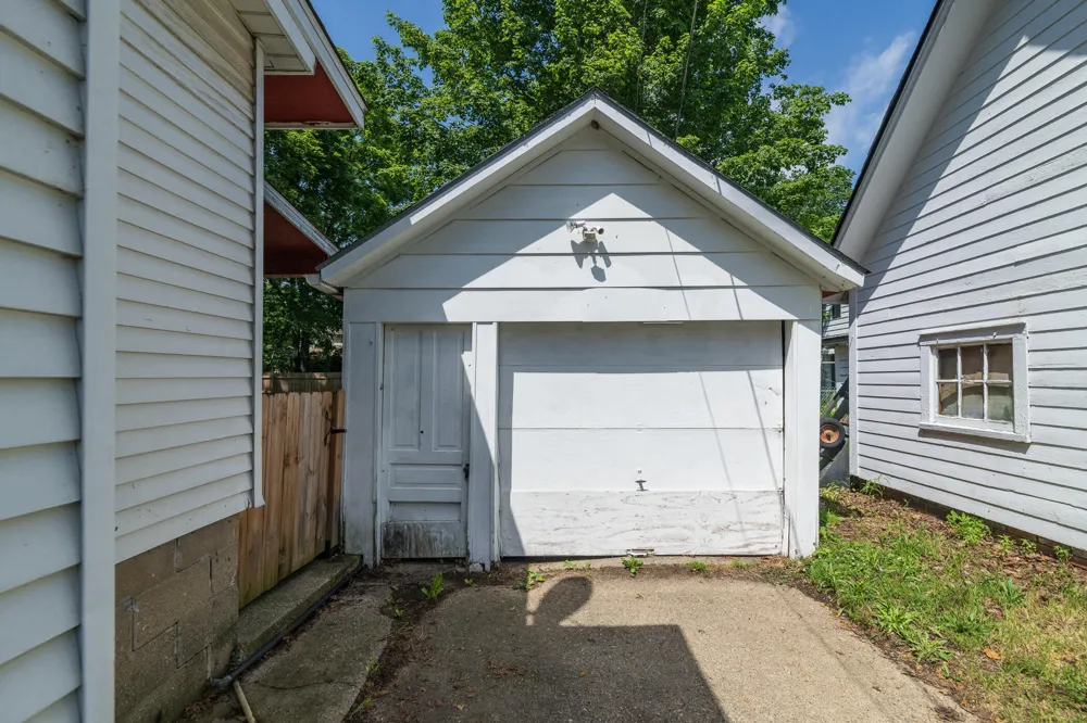 518 Walnut Street Three Rivers, MI 49093