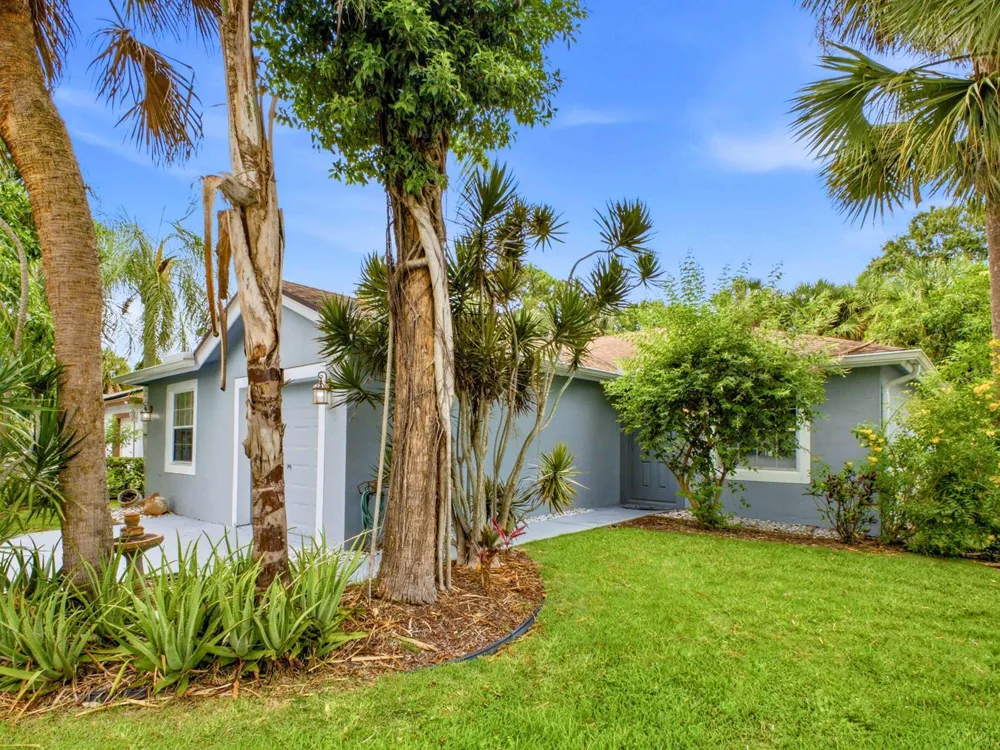 5418 CLUB CIRCLE Haverhill, FL 33415