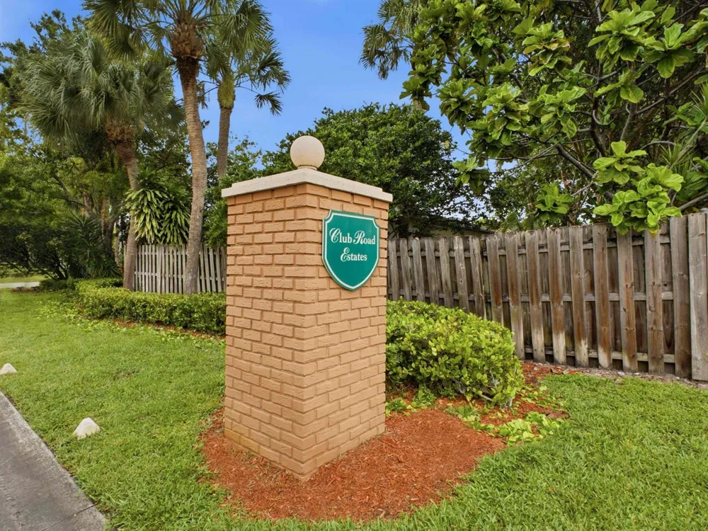 5418 CLUB CIRCLE Haverhill, FL 33415