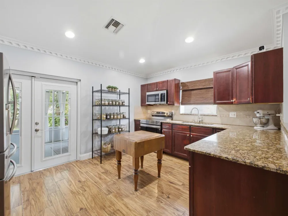 5418 CLUB CIRCLE Haverhill, FL 33415