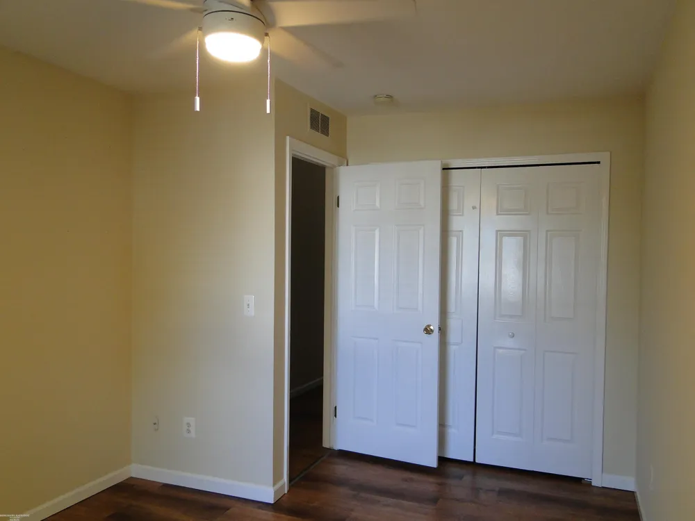 29842 Utica Road Roseville City, MI 48066