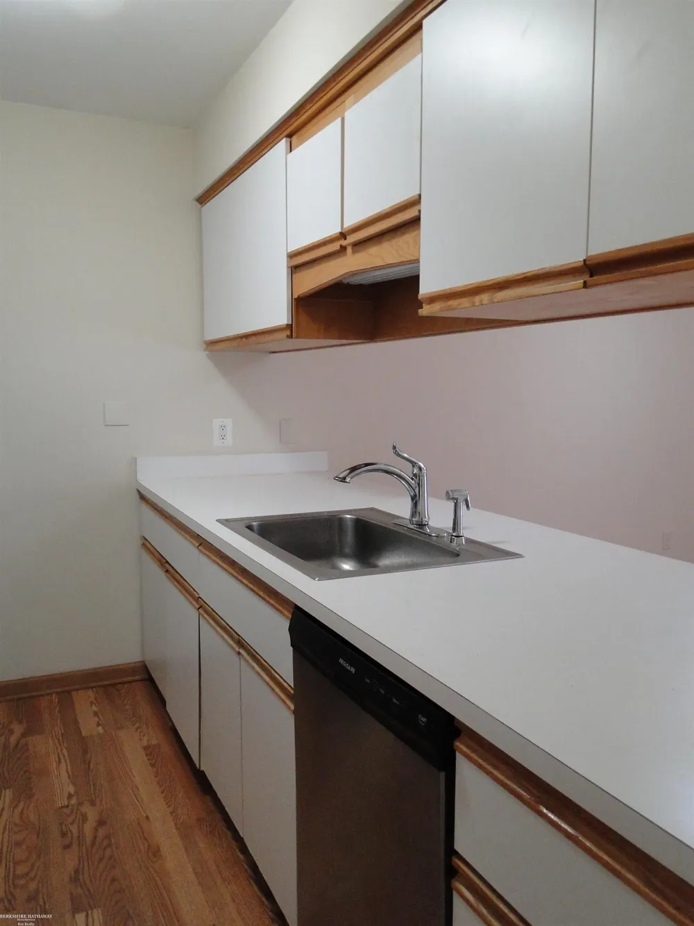 29842 Utica Road Roseville City, MI 48066