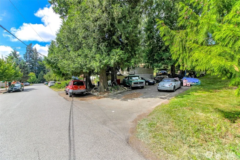 19226 7th Avenue W Lynnwood, WA 98036