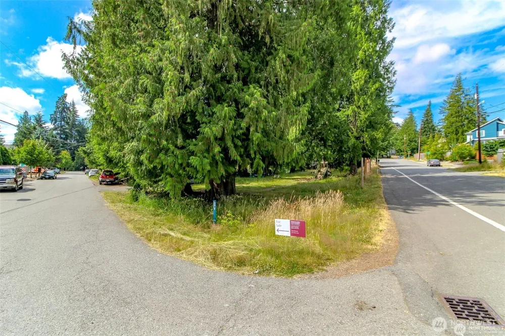 19226 7th Avenue W Lynnwood, WA 98036