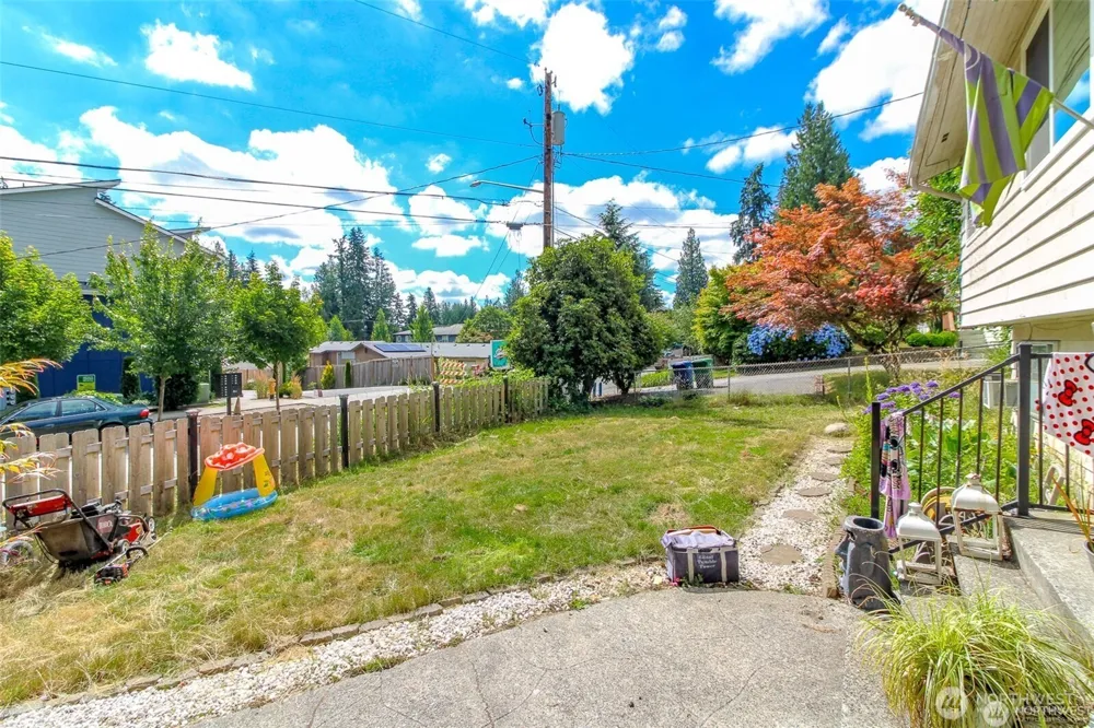 19226 7th Avenue W Lynnwood, WA 98036
