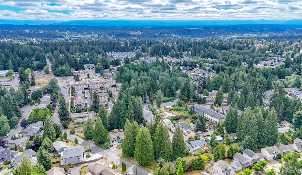 19226 7th Avenue W Lynnwood, WA 98036