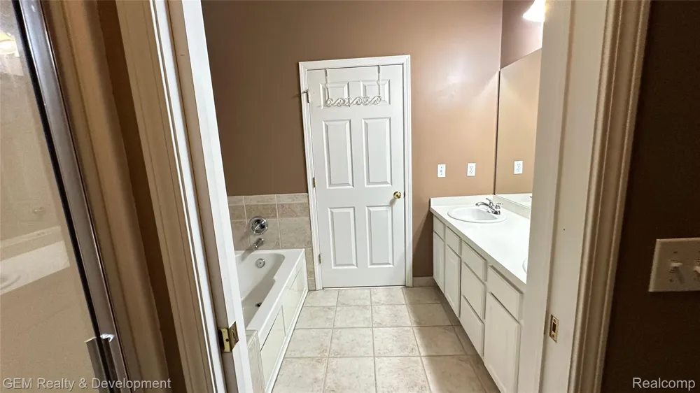 5555 WOODRUFF SHORE DRIVE Brighton Township, MI 48116