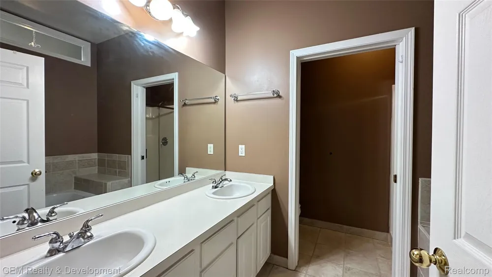 5555 WOODRUFF SHORE DRIVE Brighton Township, MI 48116
