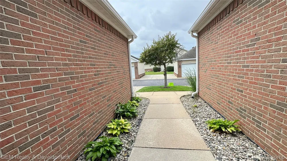 5555 WOODRUFF SHORE DRIVE Brighton Township, MI 48116