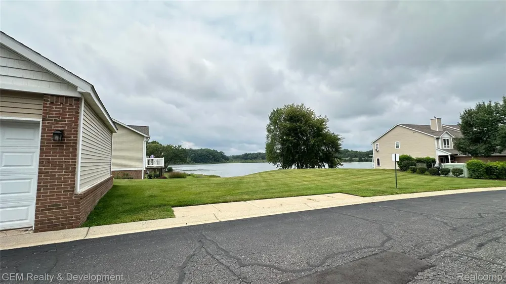 5555 WOODRUFF SHORE DRIVE Brighton Township, MI 48116