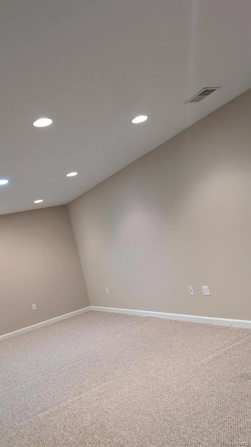 6119 Pine Creek Crossing Grand Blanc Charter Township, MI 48439