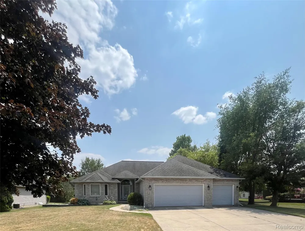 6119 Pine Creek Crossing Grand Blanc Charter Township, MI 48439