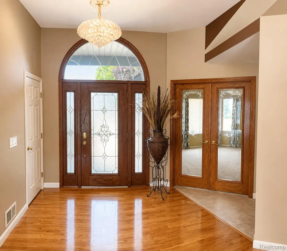 6119 Pine Creek Crossing Grand Blanc Charter Township, MI 48439