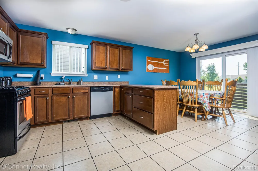 1327 Maddison Avenue Marysville City, MI 48040