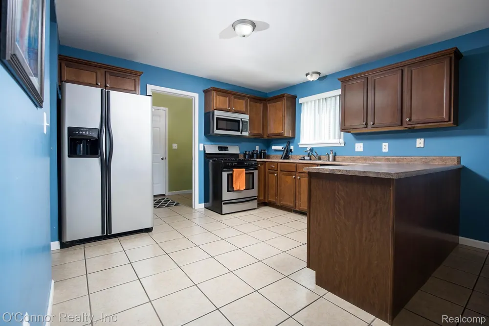 1327 Maddison Avenue Marysville City, MI 48040