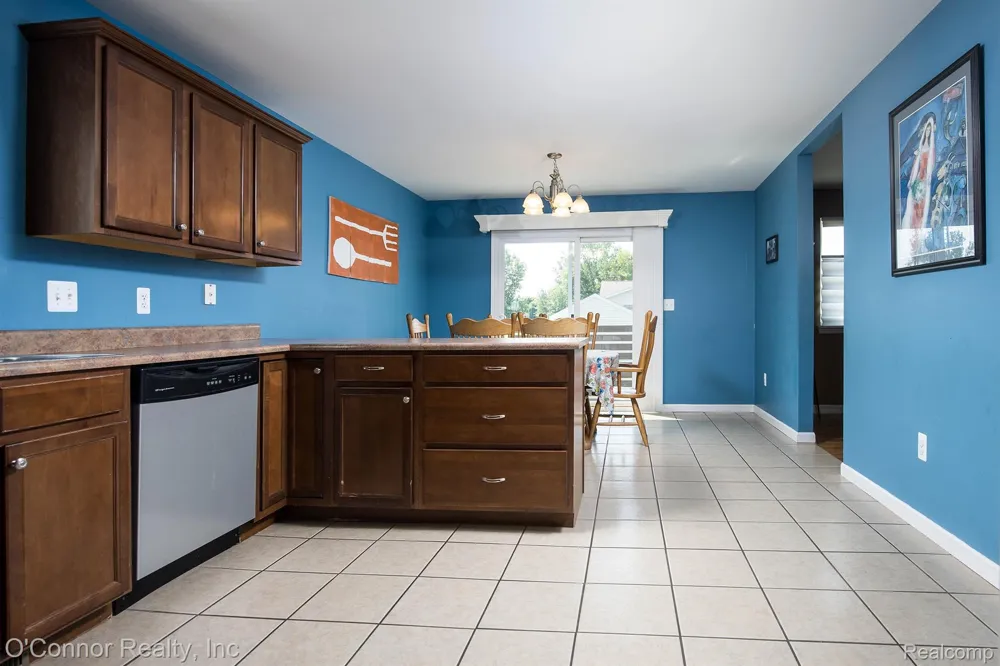 1327 Maddison Avenue Marysville City, MI 48040