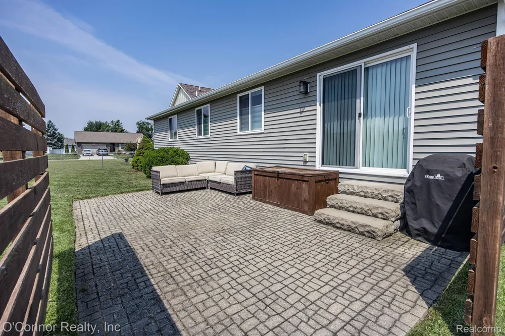 1327 Maddison Avenue Marysville City, MI 48040