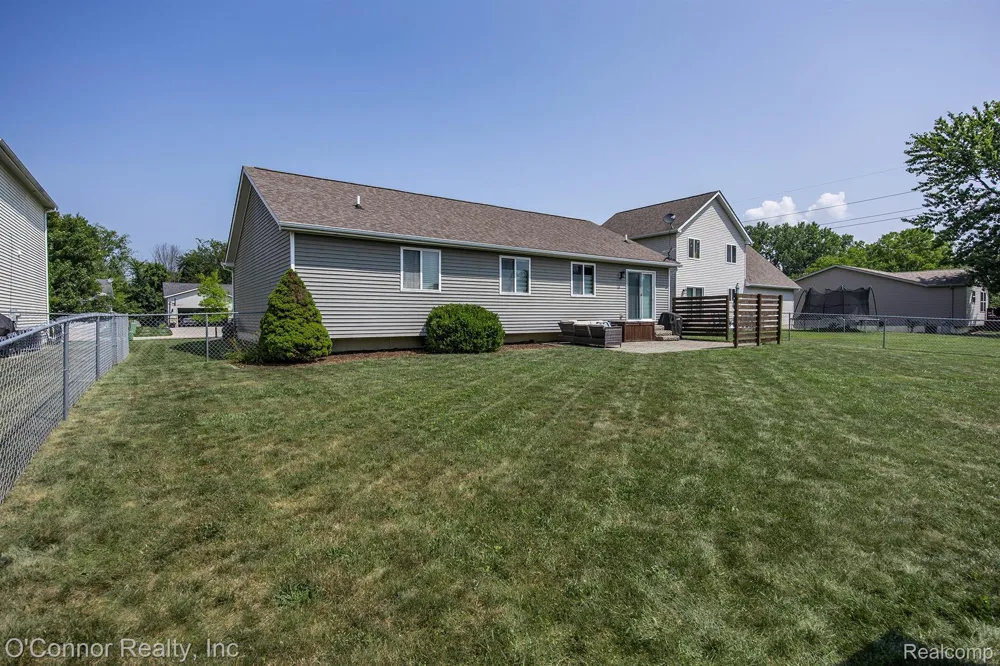 1327 Maddison Avenue Marysville City, MI 48040