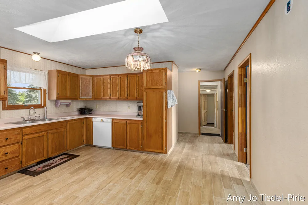 6643 S Wood Road Bushnell Township, MI 48884