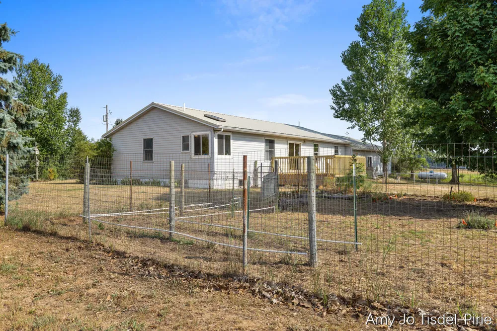 6643 S Wood Road Bushnell Township, MI 48884