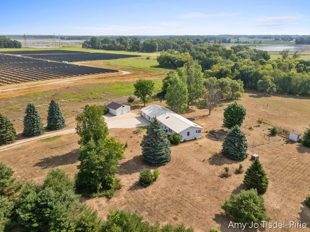 6643 S Wood Road Bushnell Township, MI 48884