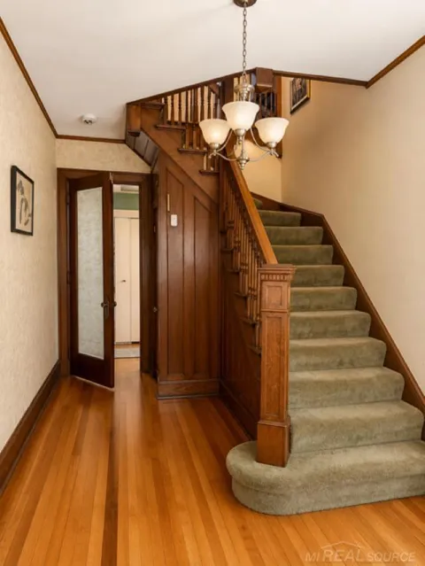 237 N Van Buren Road