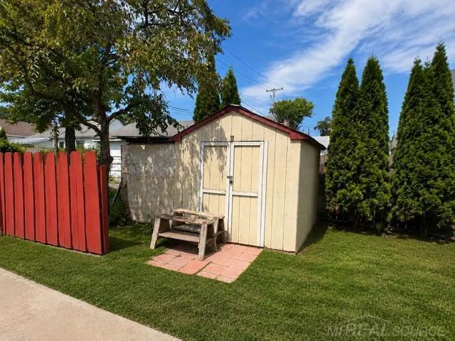 237 N Van Buren Road Bay City City, MI 48708