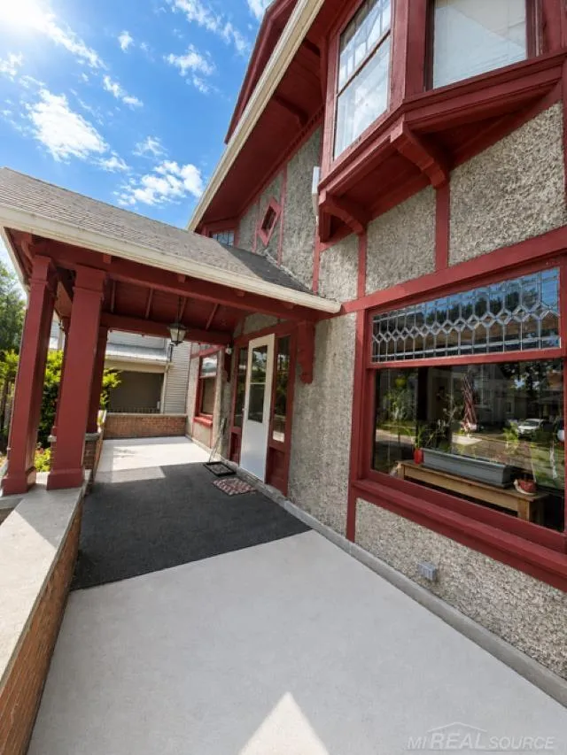 237 N Van Buren Road Bay City City, MI 48708
