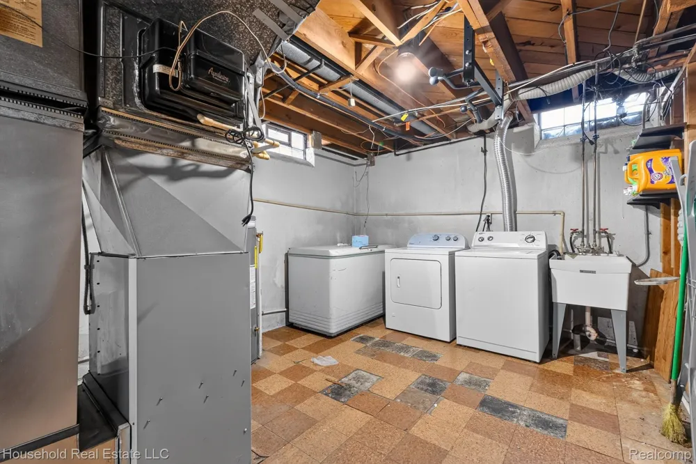 30110 Bentley Street Livonia City, MI 48154