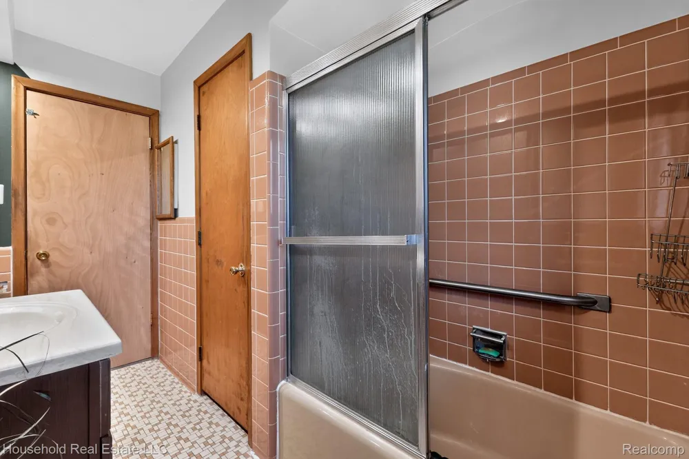 30110 Bentley Street Livonia City, MI 48154