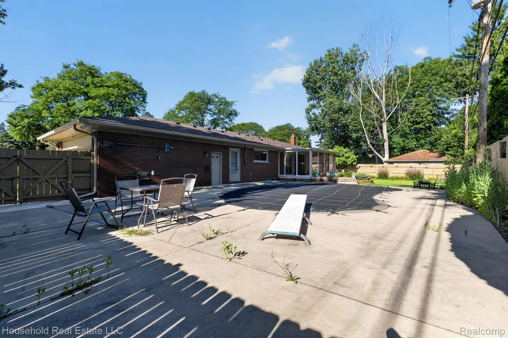 30110 Bentley Street Livonia City, MI 48154