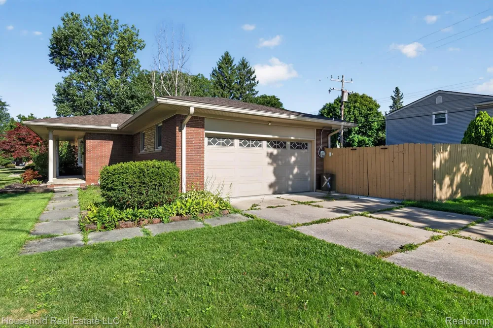 30110 Bentley Street Livonia City, MI 48154