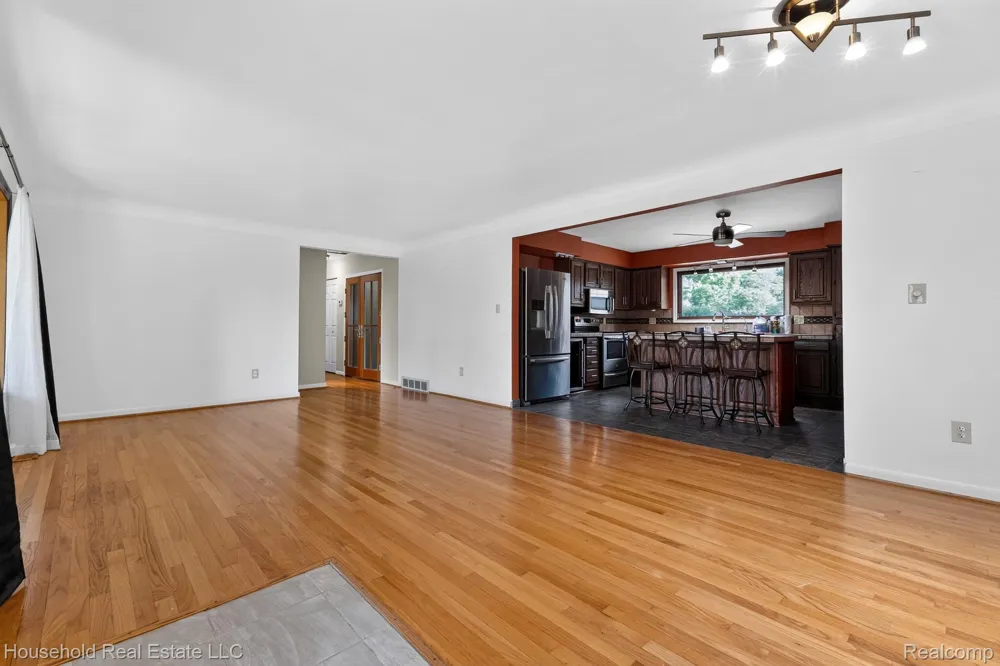 30110 Bentley Street Livonia City, MI 48154