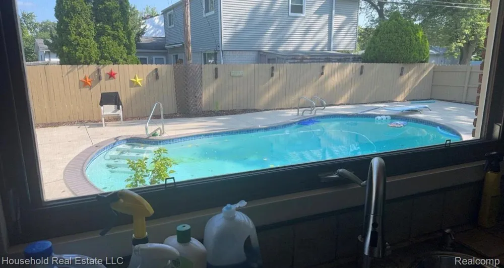 30110 Bentley Street Livonia City, MI 48154