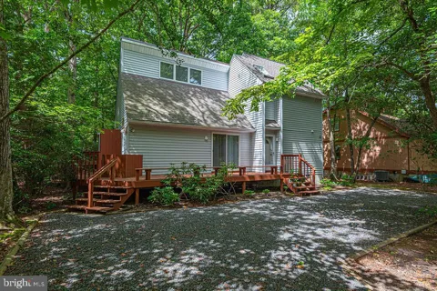 6 BRIARCREST DRIVE