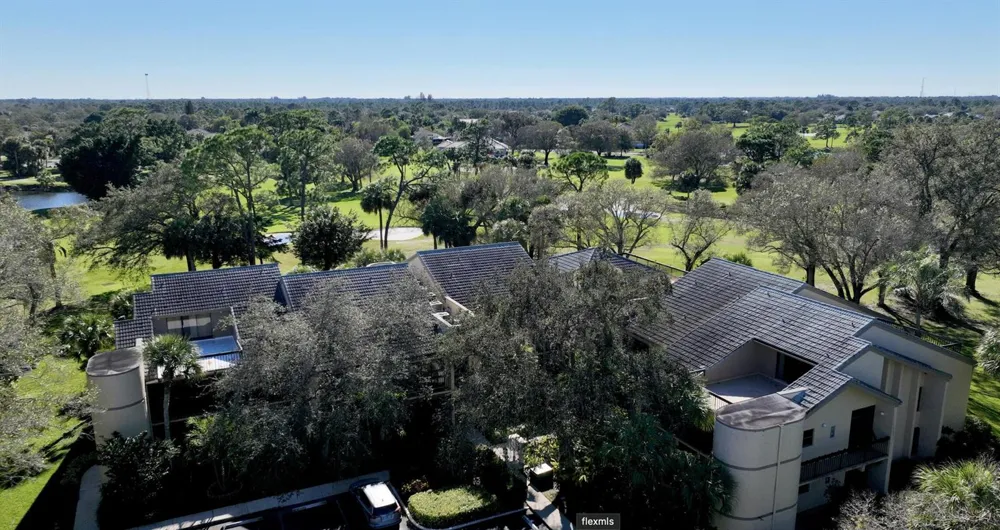 9460 Meadowood Drive #202 Fort Pierce, FL 34951