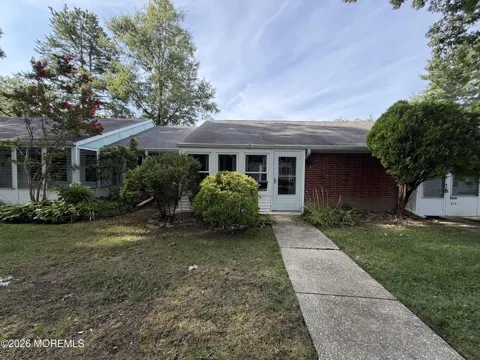 52 Cambridge Court