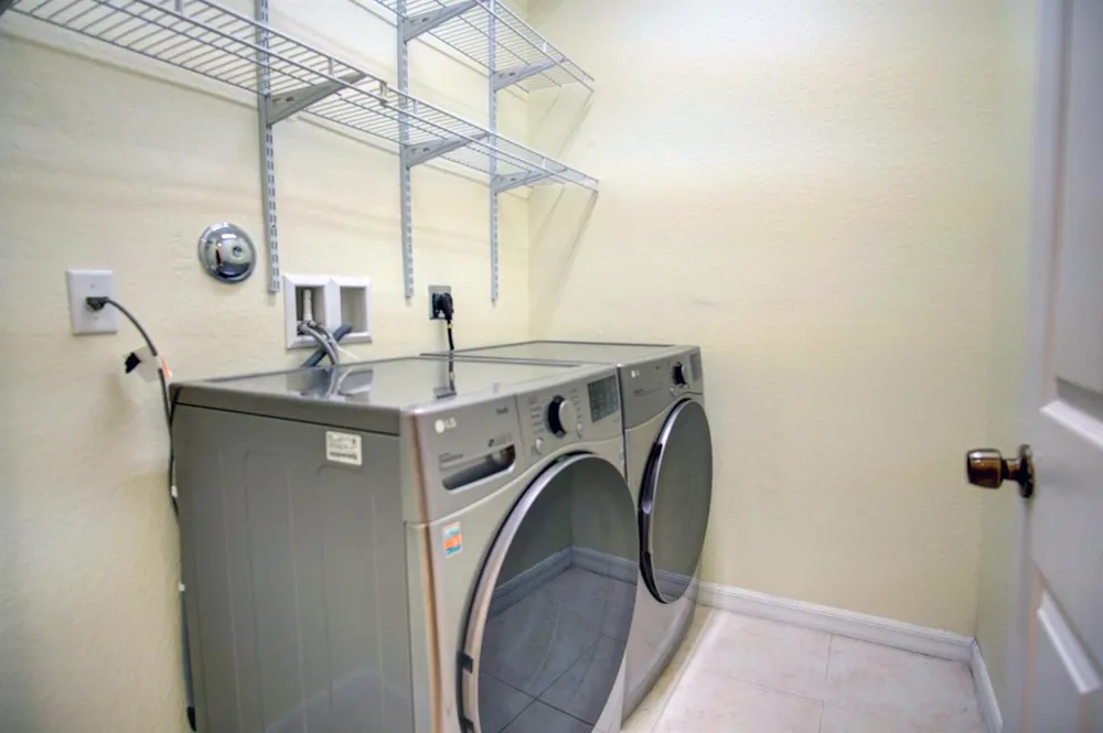 1020 E Longport Circle #F2 Delray Beach, FL 33444