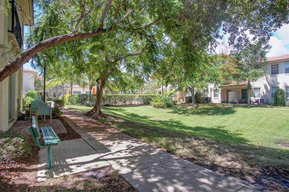 1020 E Longport Circle #F2 Delray Beach, FL 33444