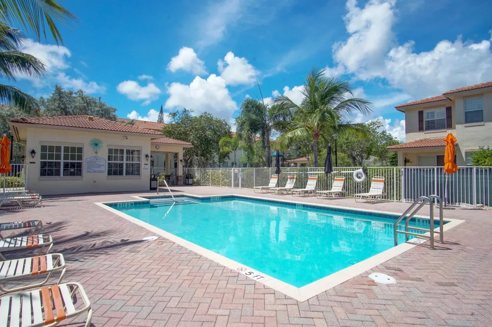 1020 E Longport Circle #F2 Delray Beach, FL 33444