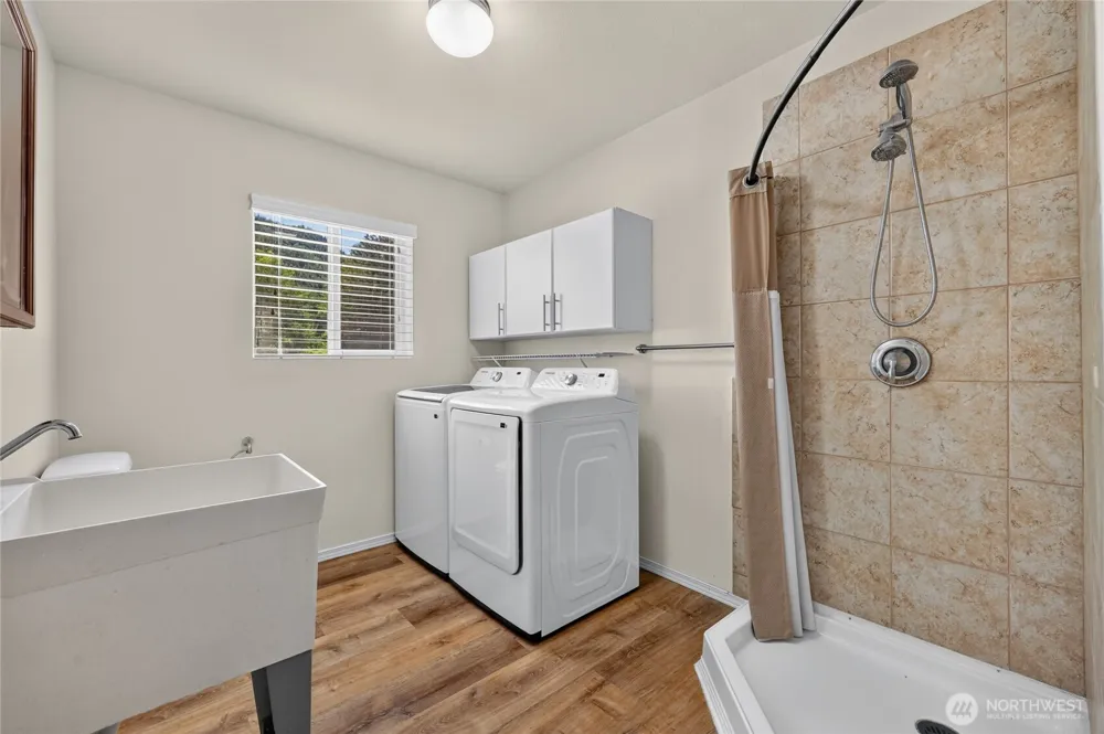 133 Lost Creek Drive Glenoma, WA 98336