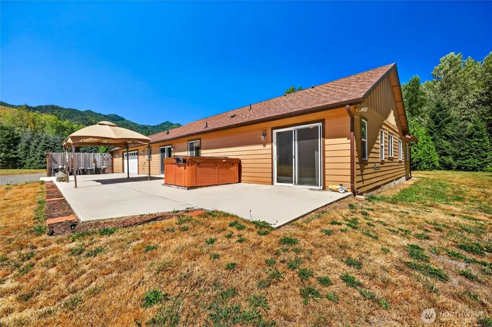 133 Lost Creek Drive Glenoma, WA 98336