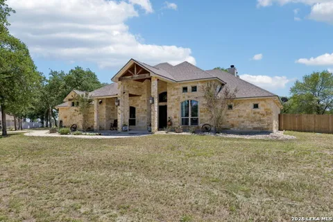 148 Woodlands