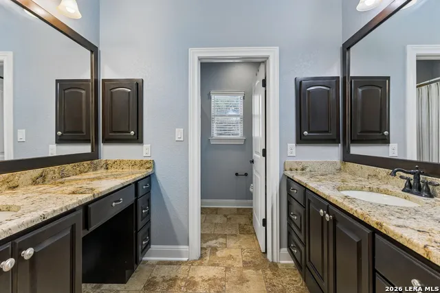 148 Woodlands La Vernia, TX 78121