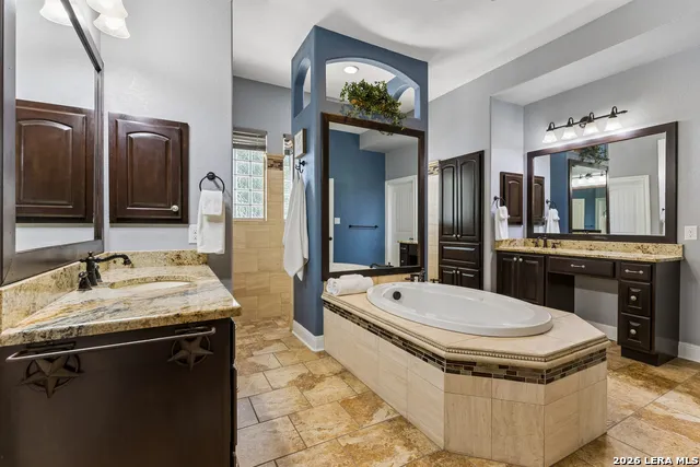 148 Woodlands La Vernia, TX 78121